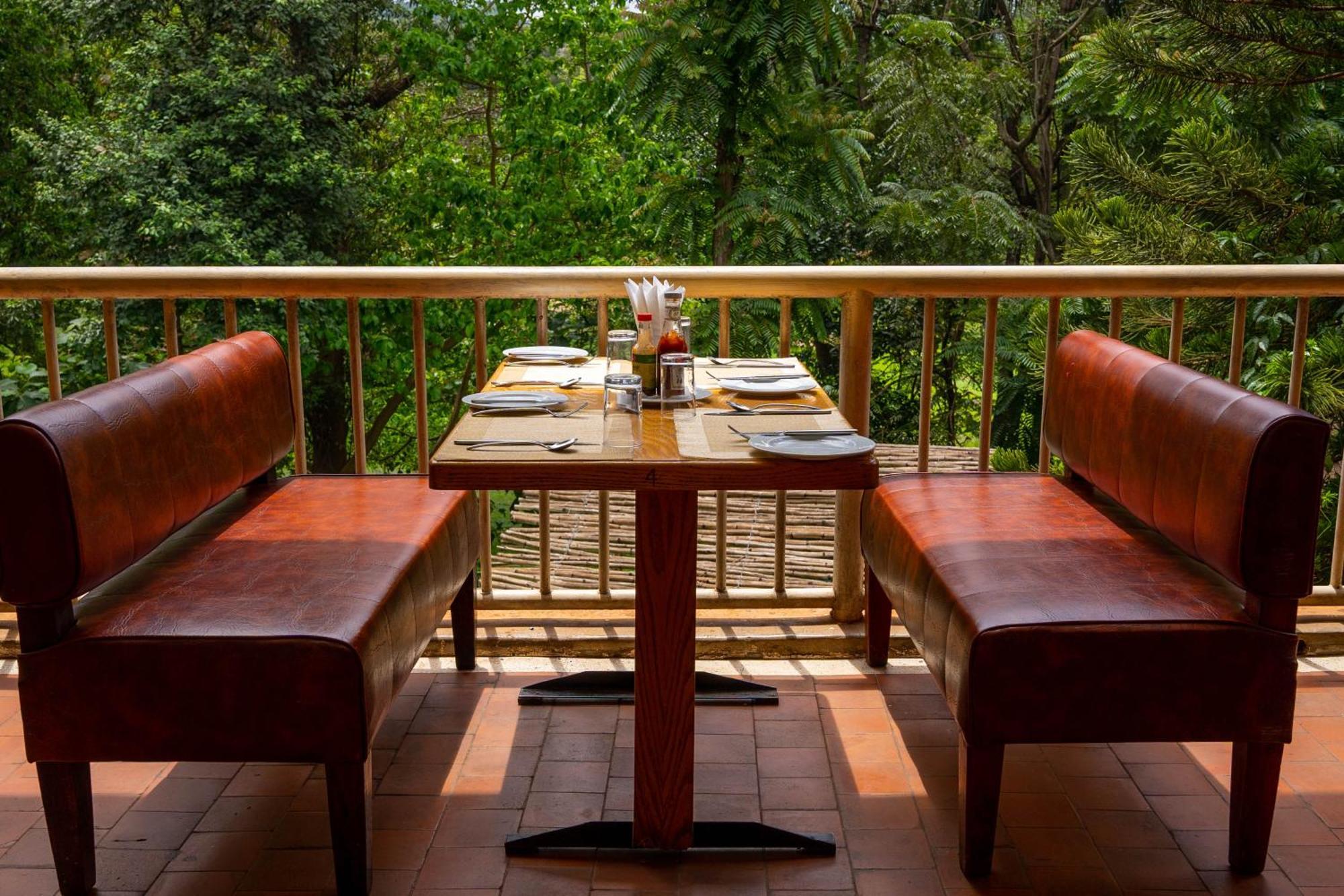 Golf Course Hotel Kampala Exterior foto